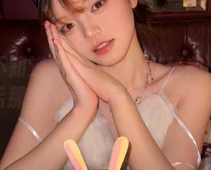 全网都不知道的Kuuko W秘密：揭秘她背后那些不为人知的照片资源！